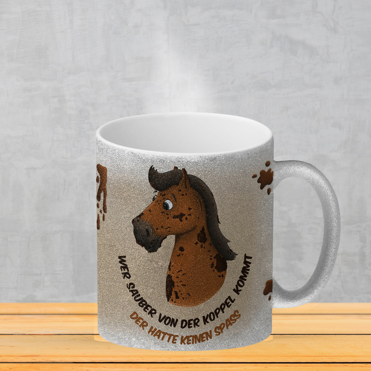 Kaffeebecher mit weißes Pferd Motiv und Spruch: Wer sauber von der Koppel kommt, ...