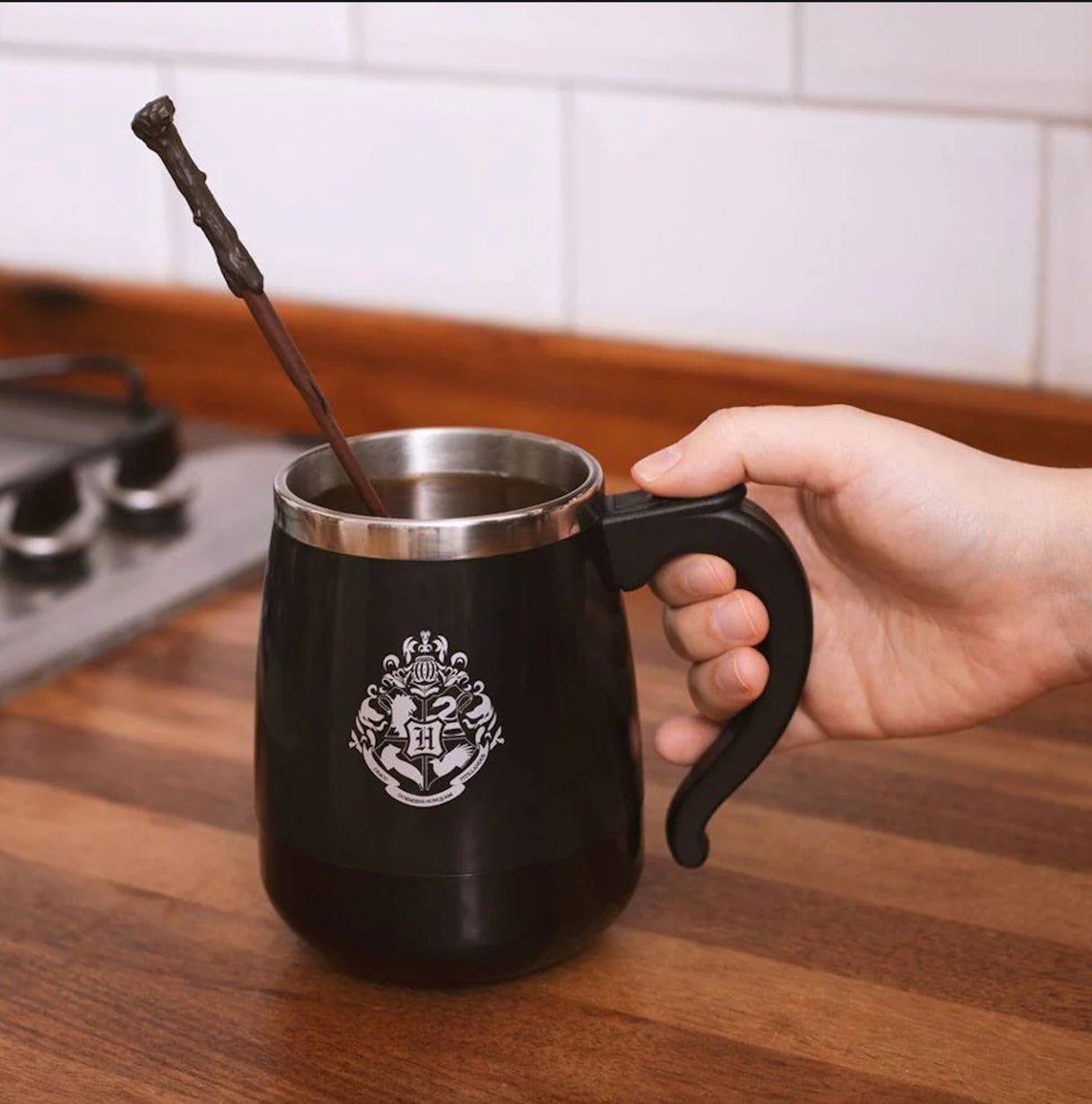 Harry Potter Kaffeebecher Fanartikel selbstrührende Hogwarts Tasse mit Zauberstab