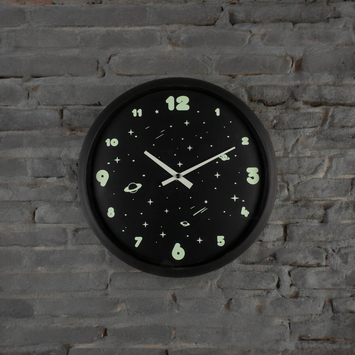 Glow in the Dark Weltraum Wanduhr Kinder Space Uhr für das Kinderzimmer