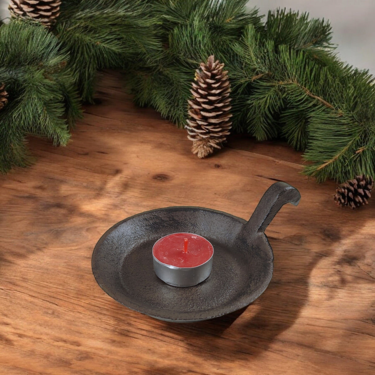 Kleine Pfanne Kerzenständer mit 8cm Standfläche - rustikale Tischdeko aus Gusseisen
