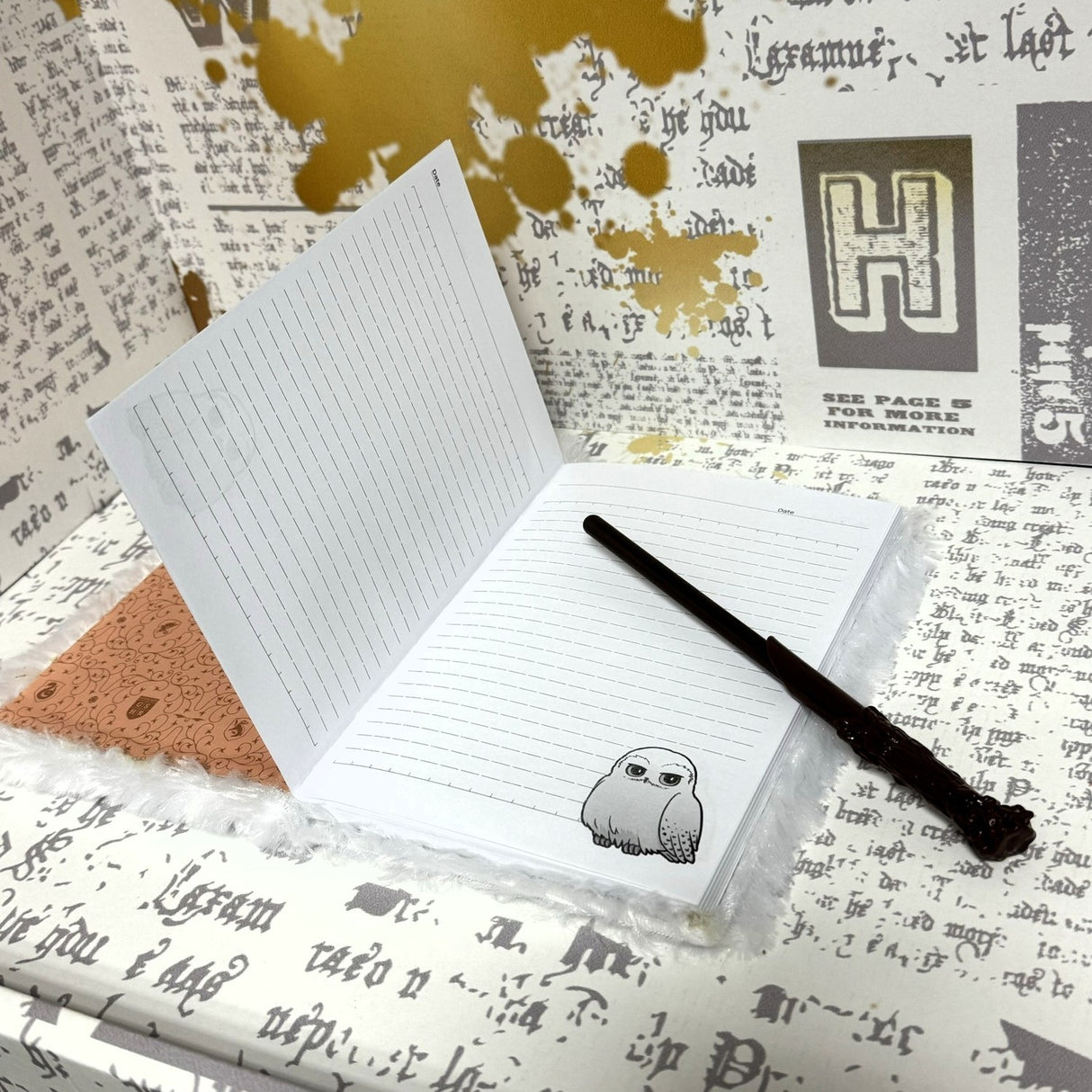 Harry Potter Hedwig Plüsch Notizbuch mit Zauberstab-Kugelschreiber
