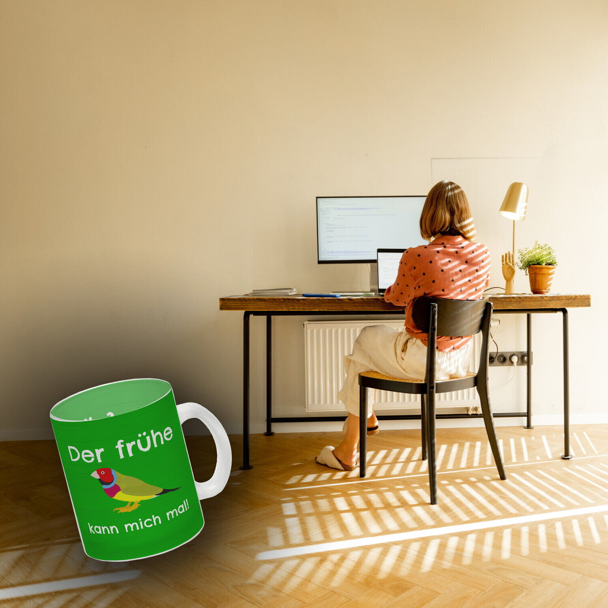Kaffeebecher mit Bild und Spruch Der frühe Vogel kann mich mal!