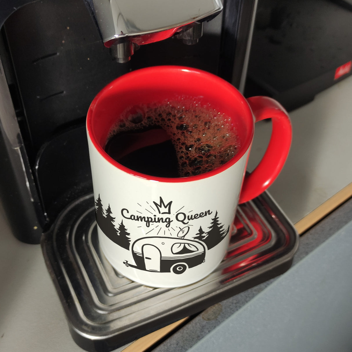 Camping Queen Kaffeebecher mit wunderschönen Reisemotiven