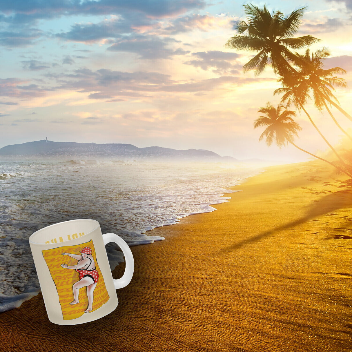Kaffeebecher Urlaub ist, wenn man viel isst mit Strandmotiv und Spruch zum Thema Essen