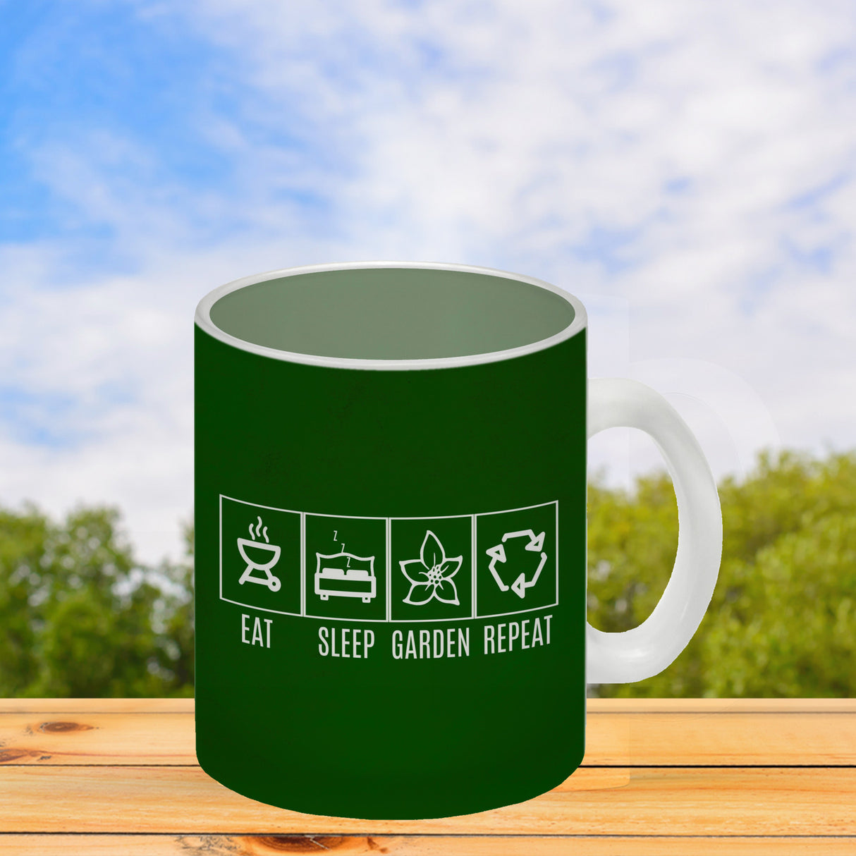 EAT, SLEEP, GAME, REPEAT Kaffeebecher mit blauem Hintergrund