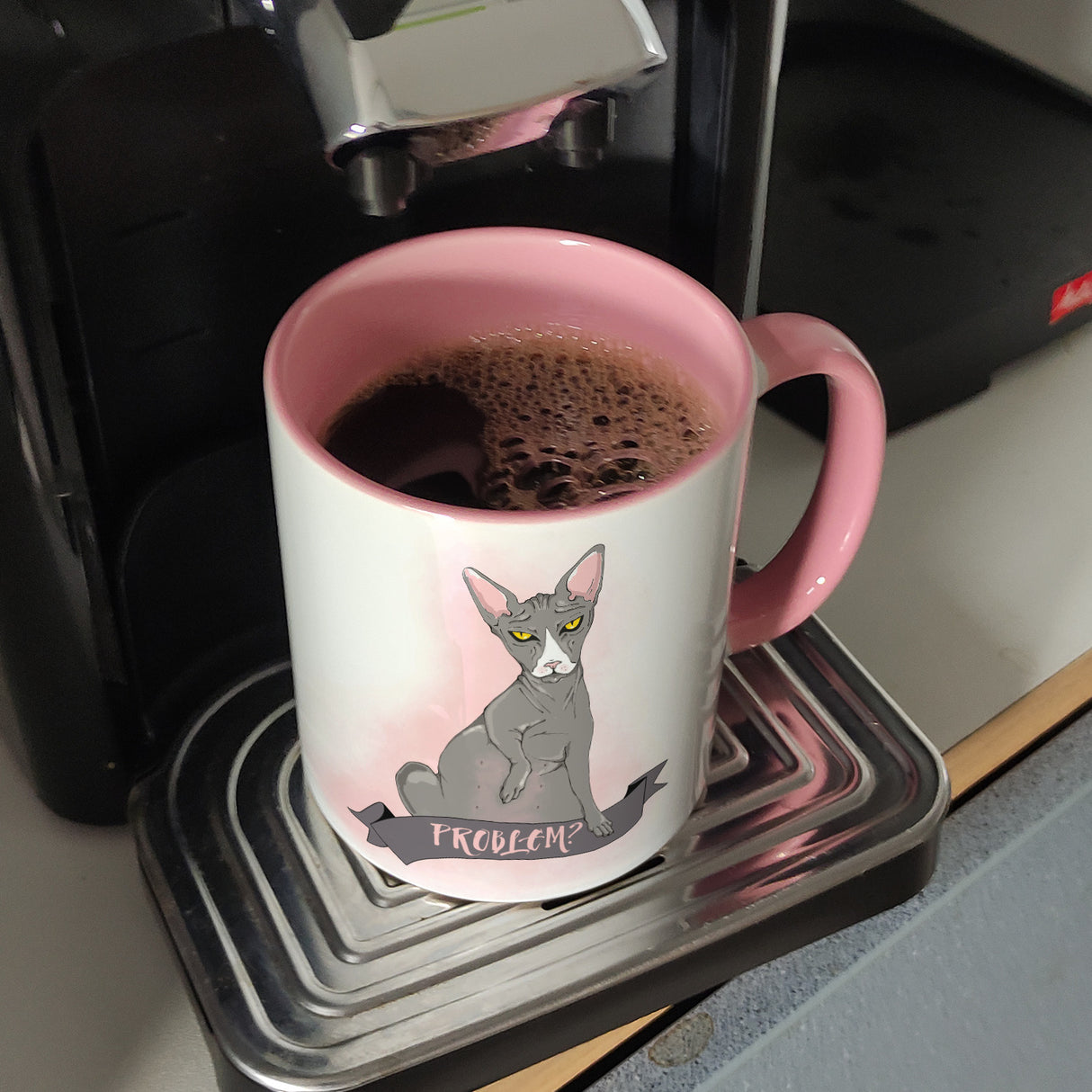 Kaffeebecher mit böse schauender Nacktkatze und Spruch Psycho/Problem?