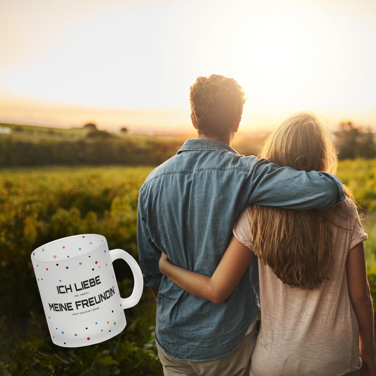 Ich liebe es, wenn meine Freundin mich zocken lässt Kaffeebecher mit Pixelherz