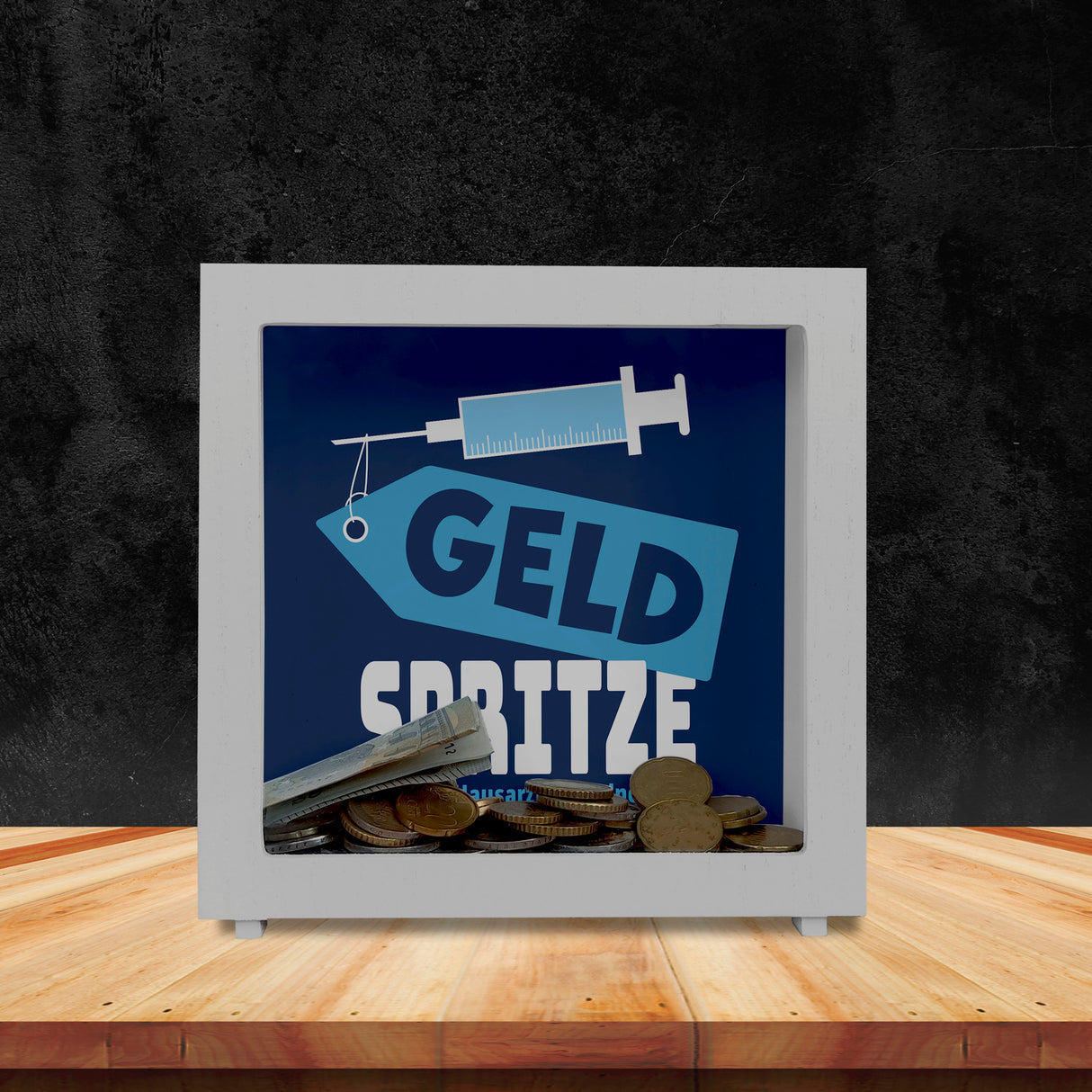 Geldgeschenk Spardose mit Geldspritze Motiv in {Rot}