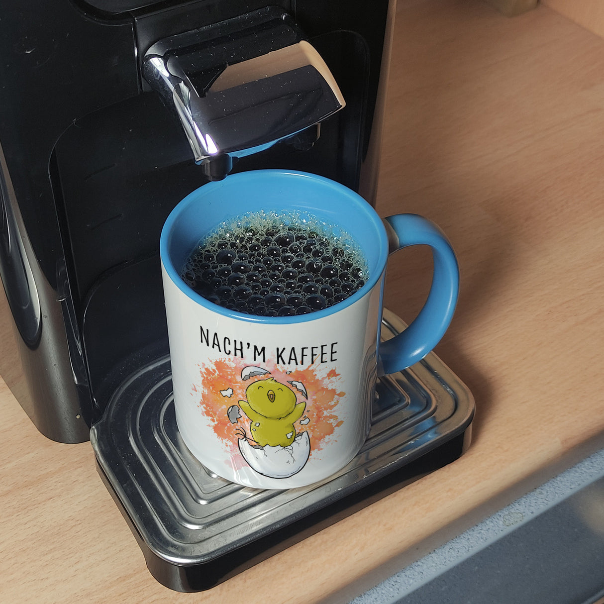 Vor'm Kaffee - nach'm Kaffee Kaffeebecher mit süßem Küken im Ei