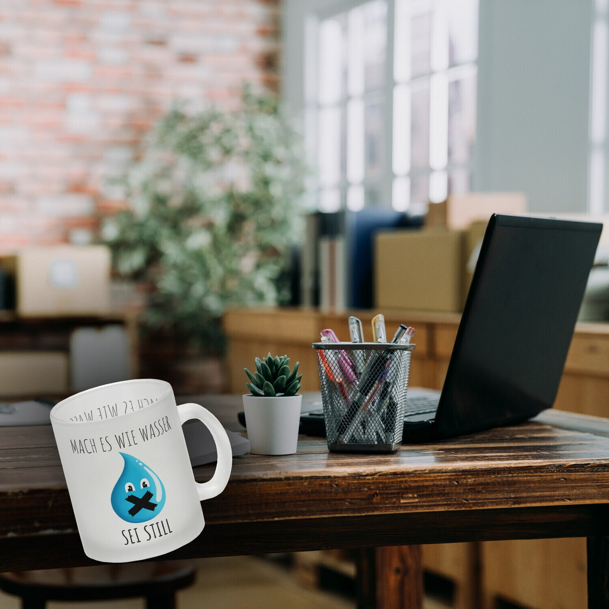 Mach es wie Wasser sei still witziger Kaffeebecher