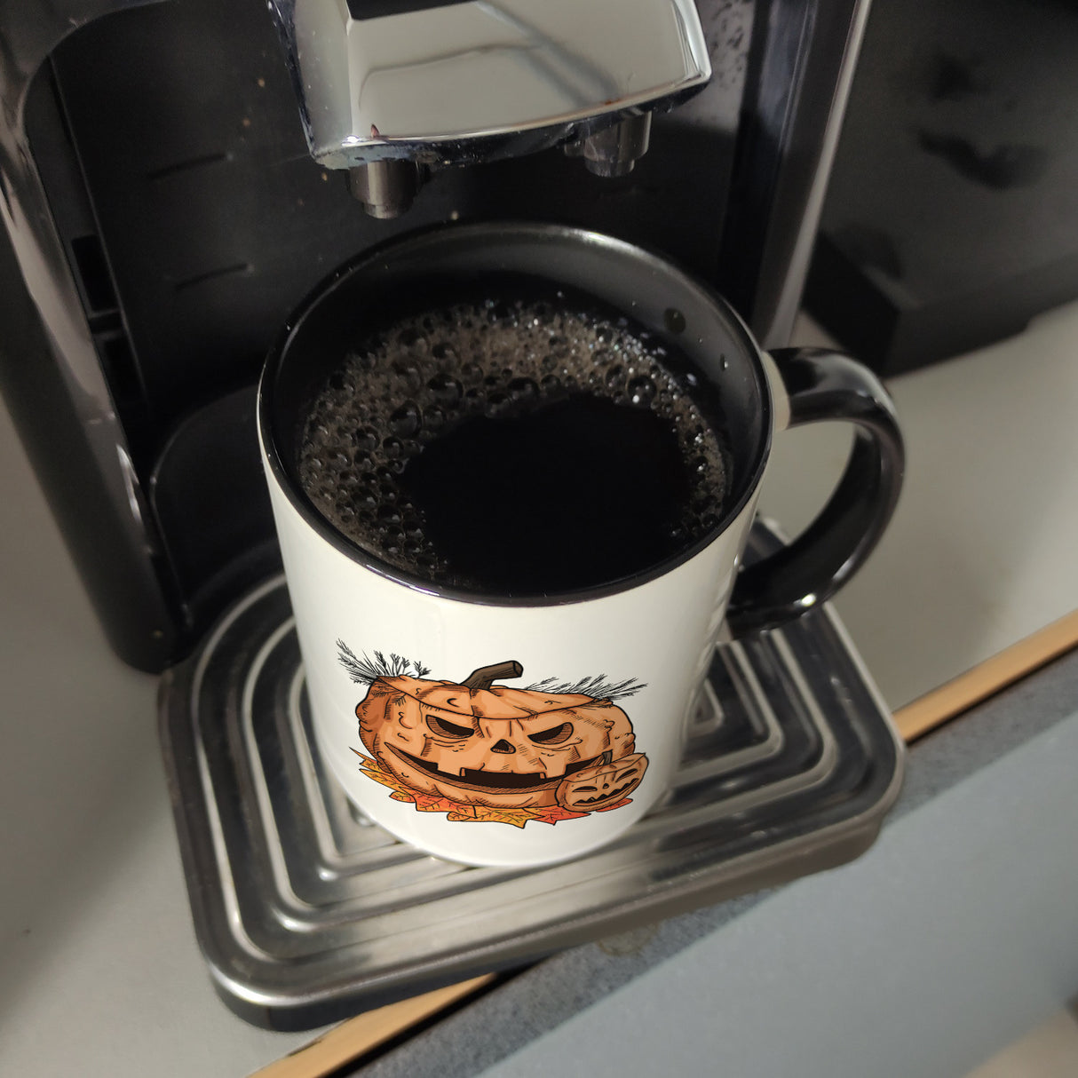 Herbstlicher Kürbiskopf Kaffeebecher
