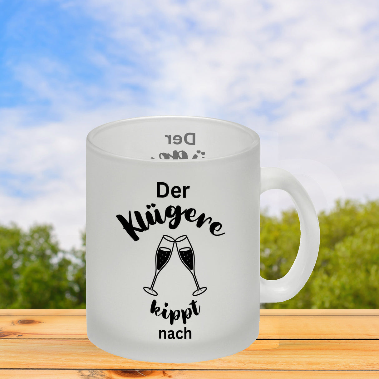 Der Klügere kippt Kaffee nach Kaffeebecher