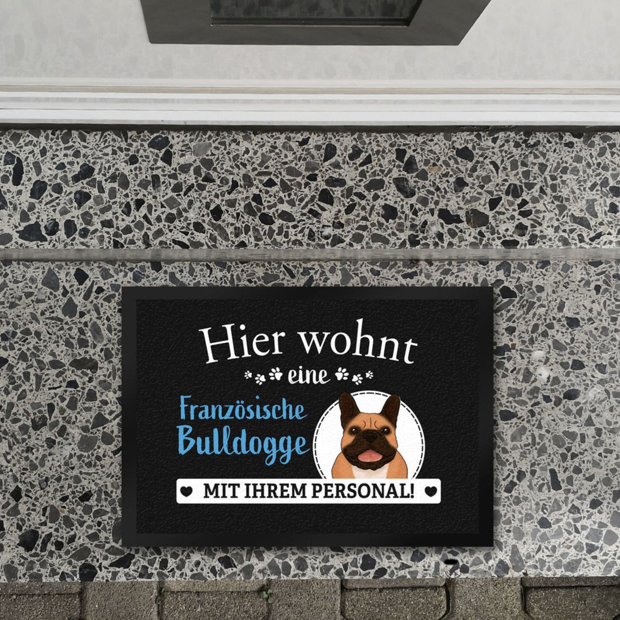 Hier wohnt ein Golden Retriever mit seinem Personal Fußmatte