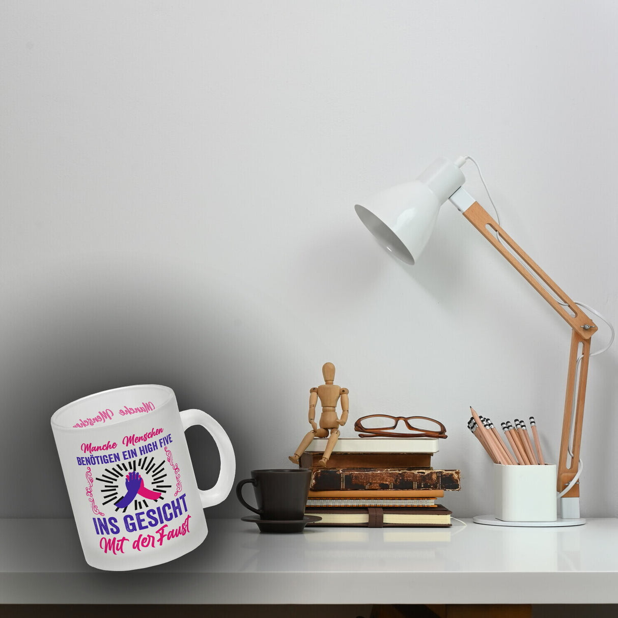 High Five Kaffeebecher mit Spruch: High Five ins Gesicht mit der Faust