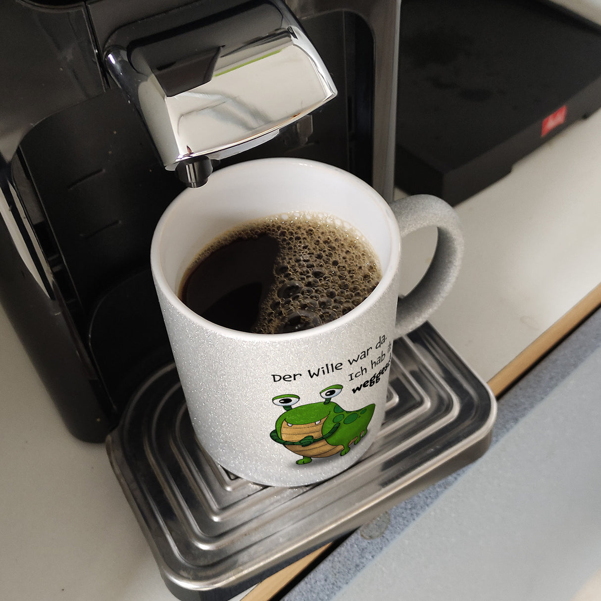 Freches Monster Kaffeebecher mit lustigem Spruch