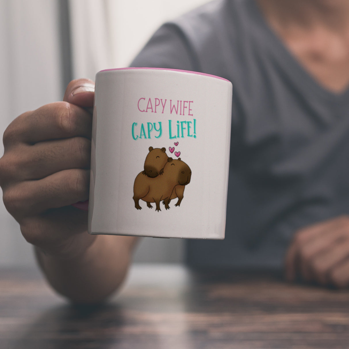 Capy wife capy life Kaffeebecher mit zwei verliebten Capybaras