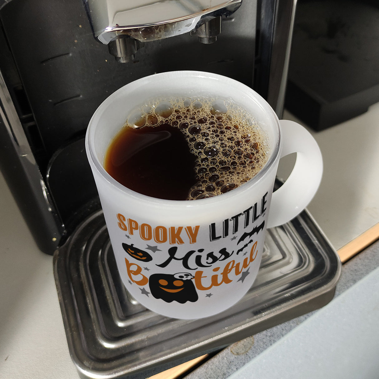 Geister Kaffeebecher mit Spruch- Spooky little Miss Bootiful