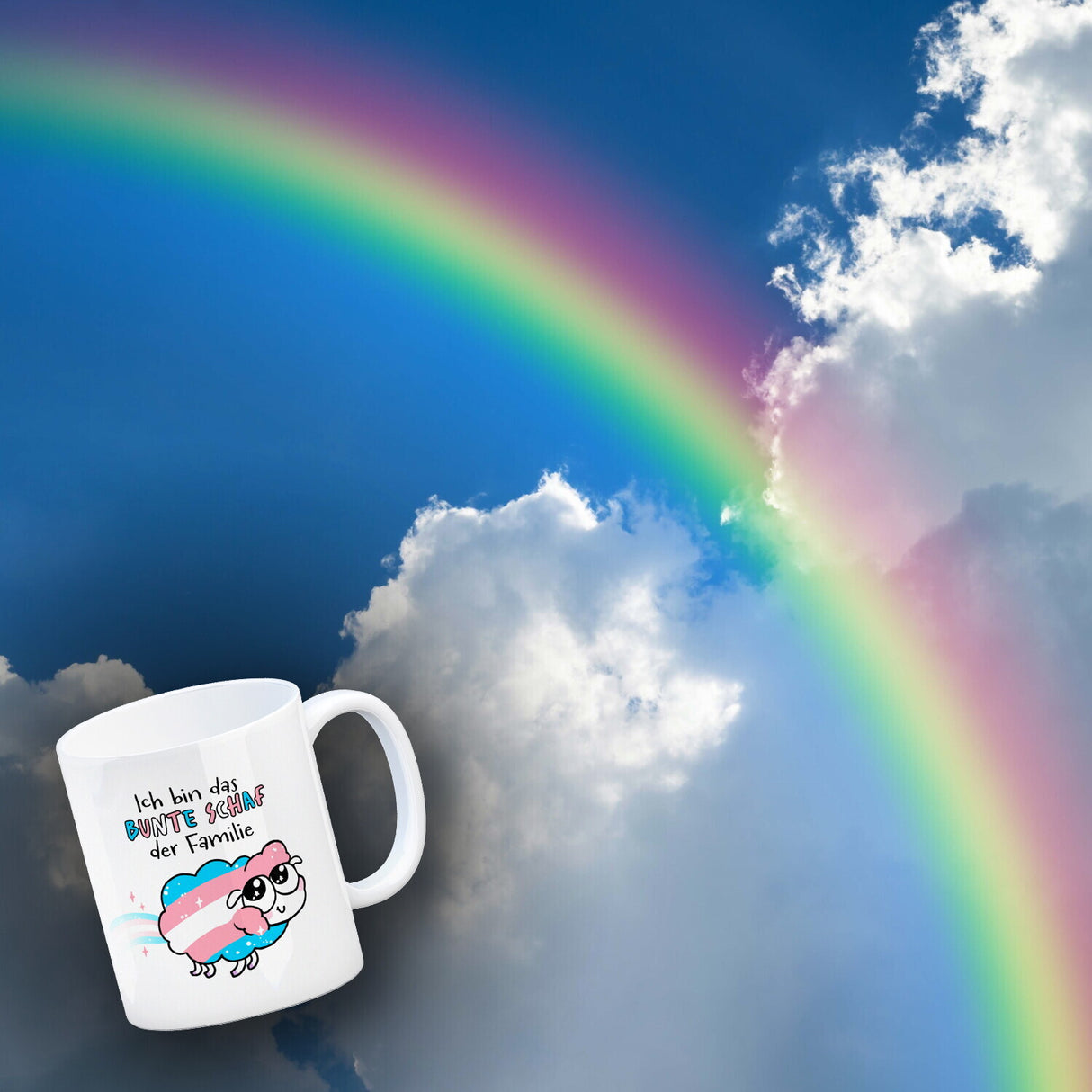 Das bunte Schaf der Familie in Pride-Farben Kaffeebecher mit Spruch