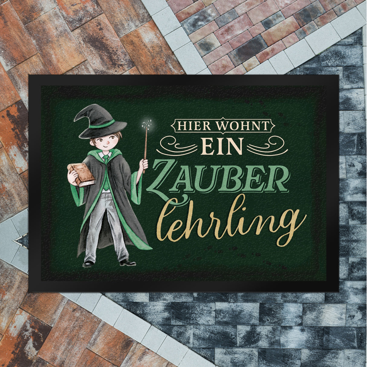 Zauberlehrling Fußmatte in 35x50 cm mit Zauberschüler mit dunklem Hintergrund