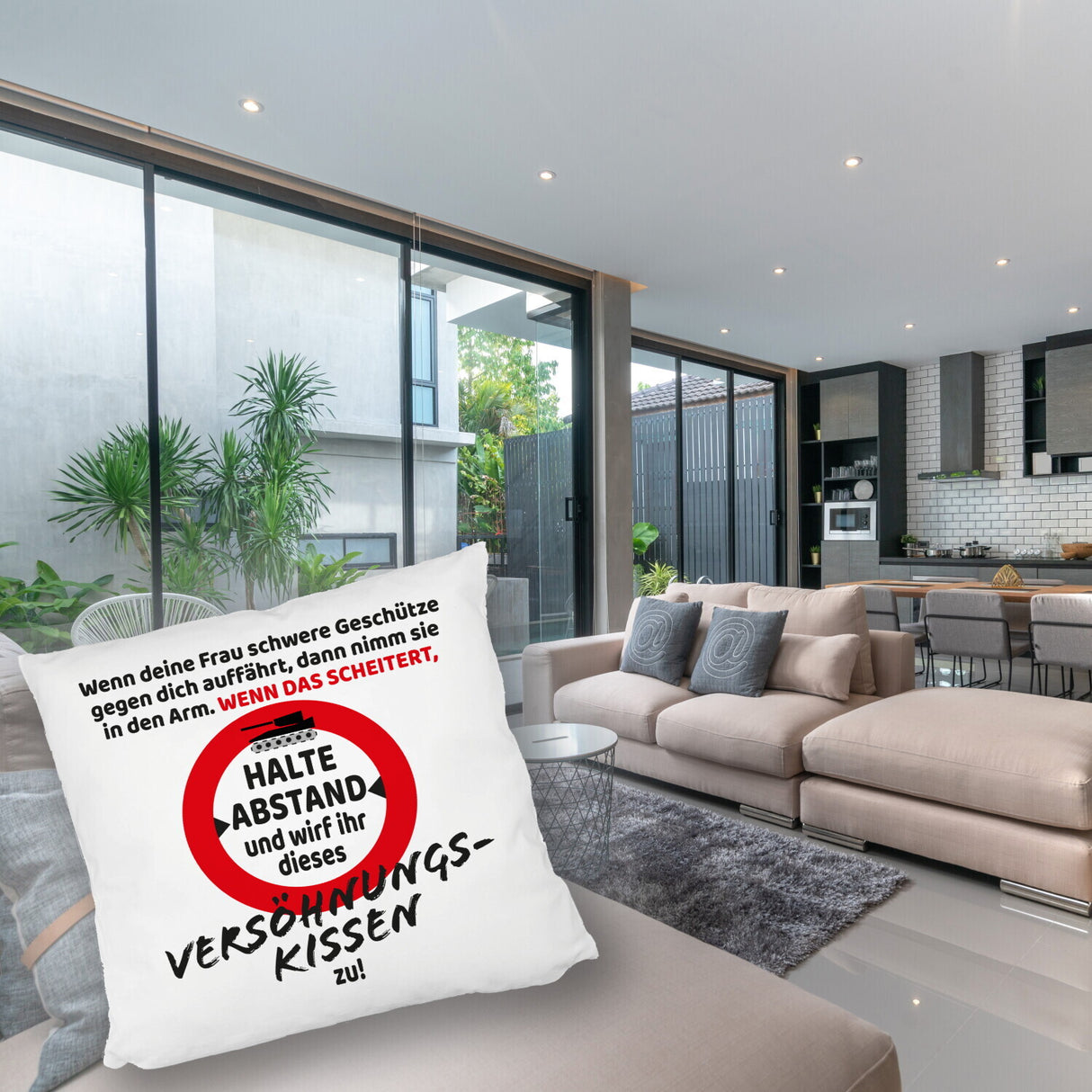 Ehe Kissen mit Warnsymbol und Spruch zum Thema Versöhnung für den Mann