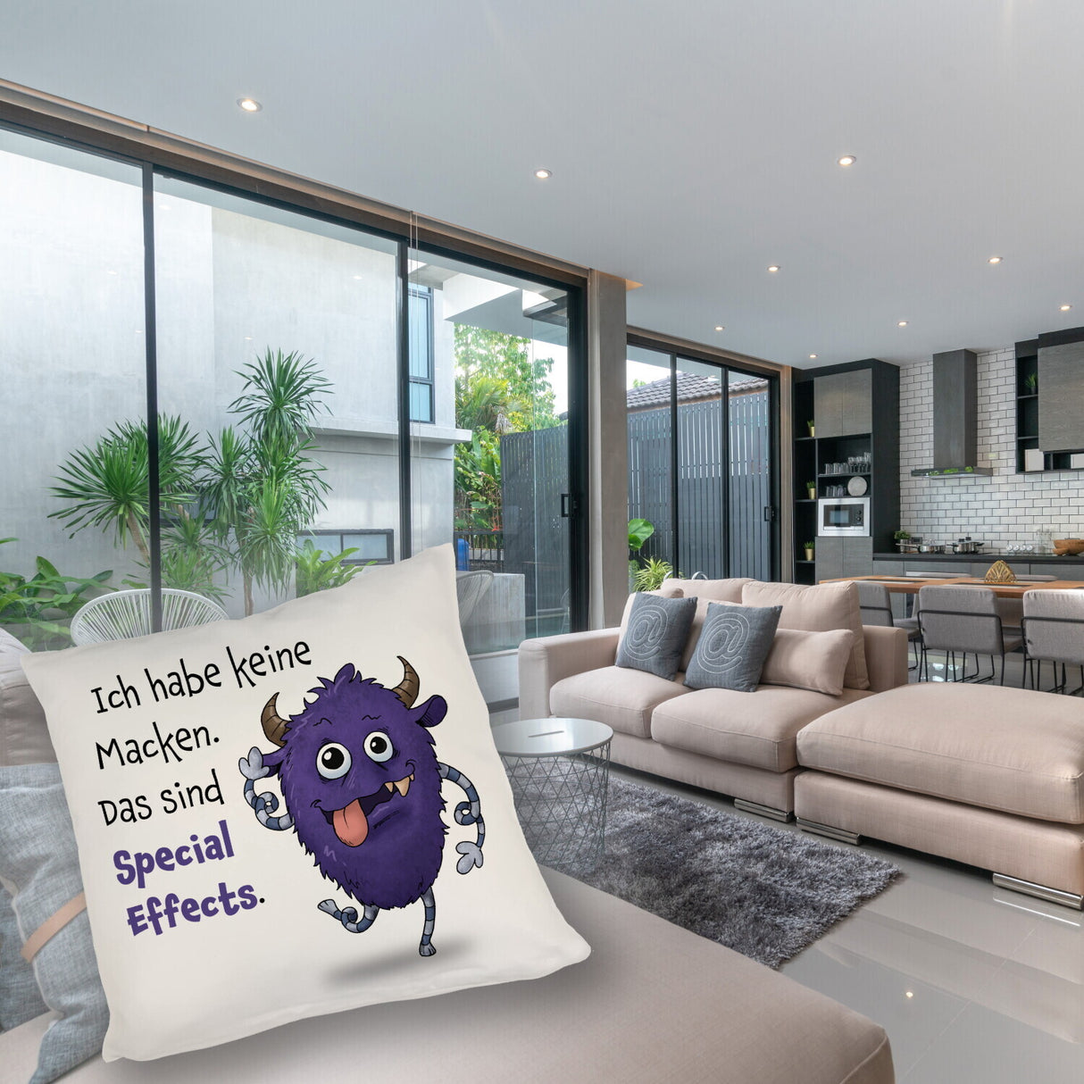 Freches Monster in dunkelblau Kissen mit lustigem Spruch