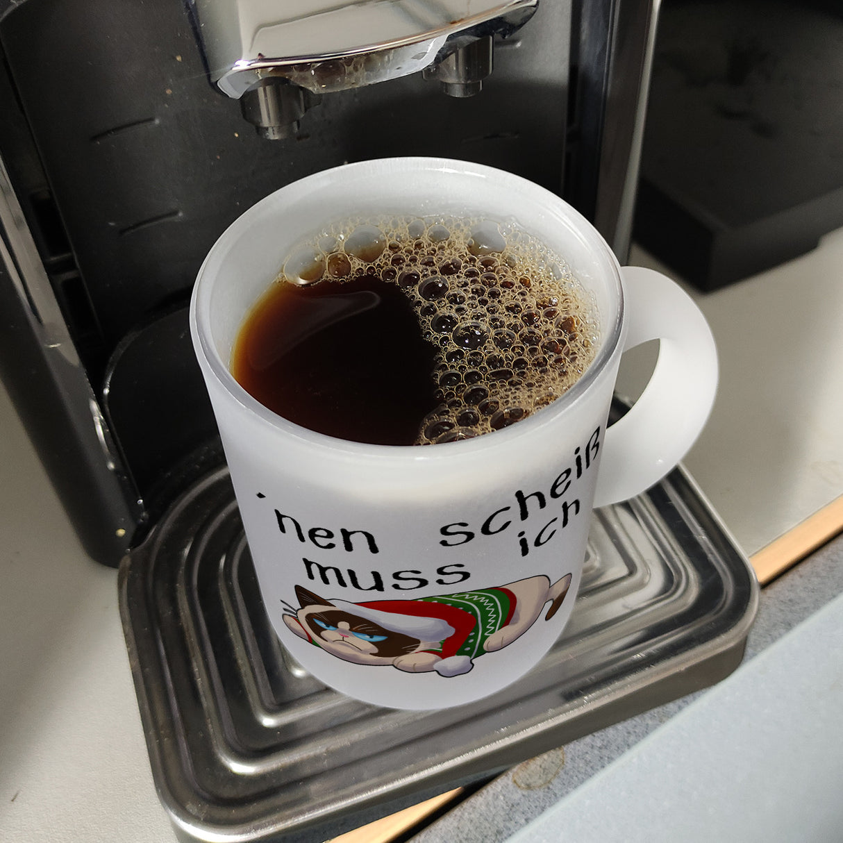 Genervter Kater Kaffeebecher mit Spruch nen scheiß muss ich