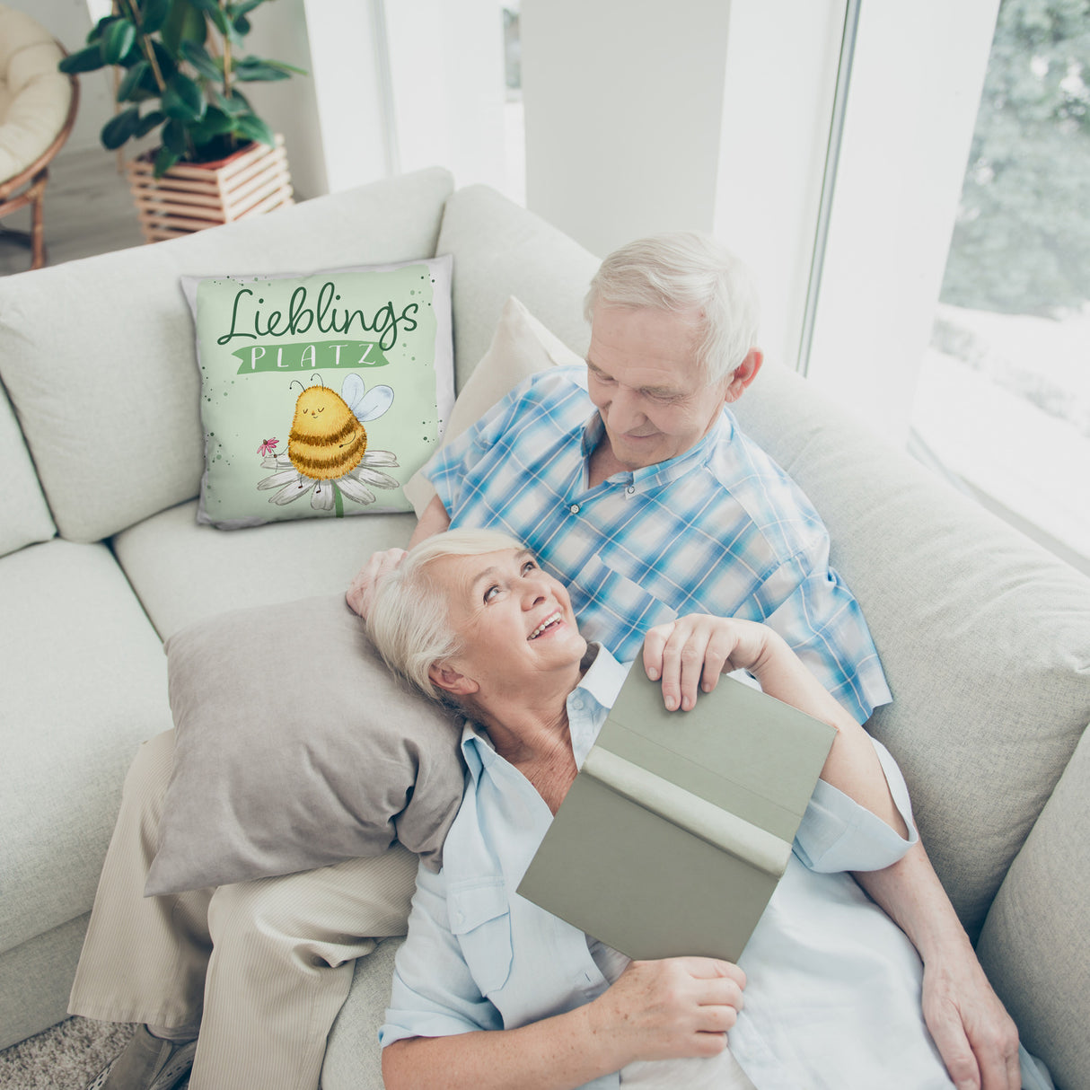 Pummel Biene Kissen mit Spruch Lieblingsplatz