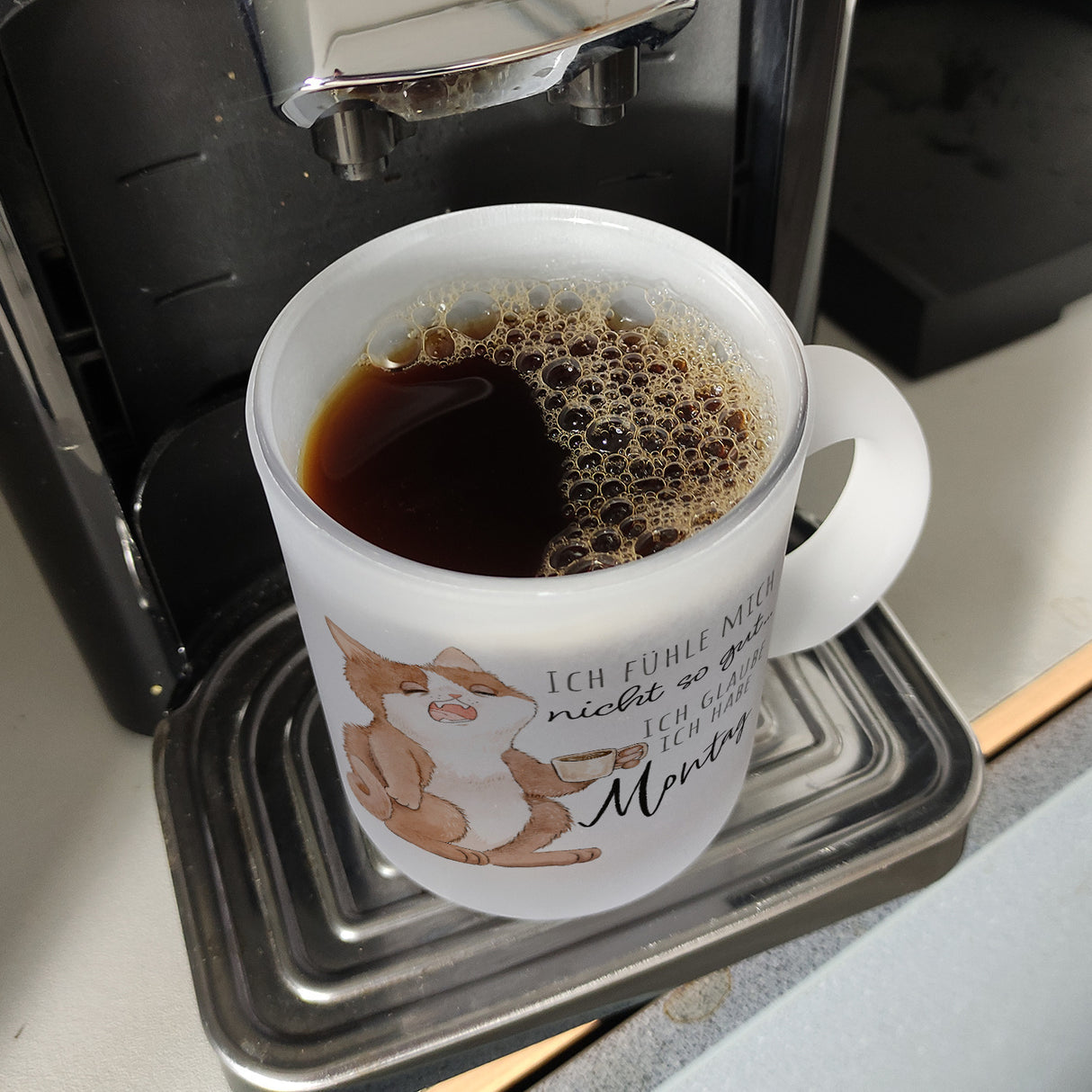 Katze Kaffeebecher mit Spruch Unwohlsein - Verdacht auf Montagsgefühl