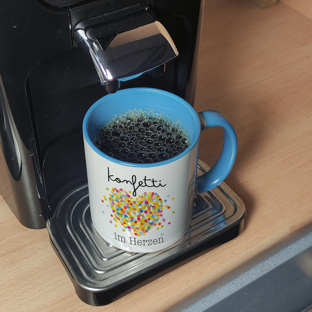 Konfetti im Herzen Karneval Geschenk Kaffeebecher