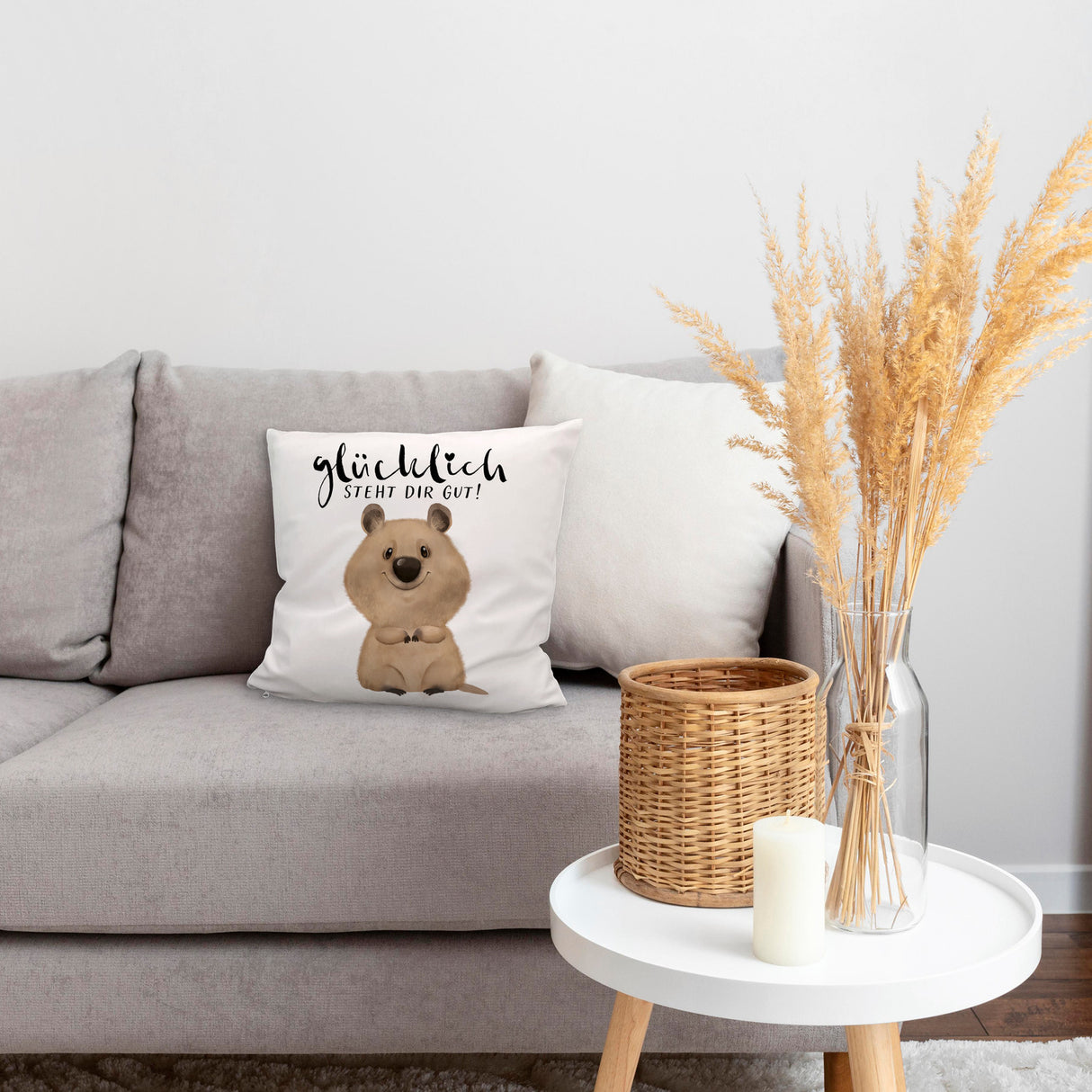 Quokka Kissen mit Spruch Glücklich steht dir gut