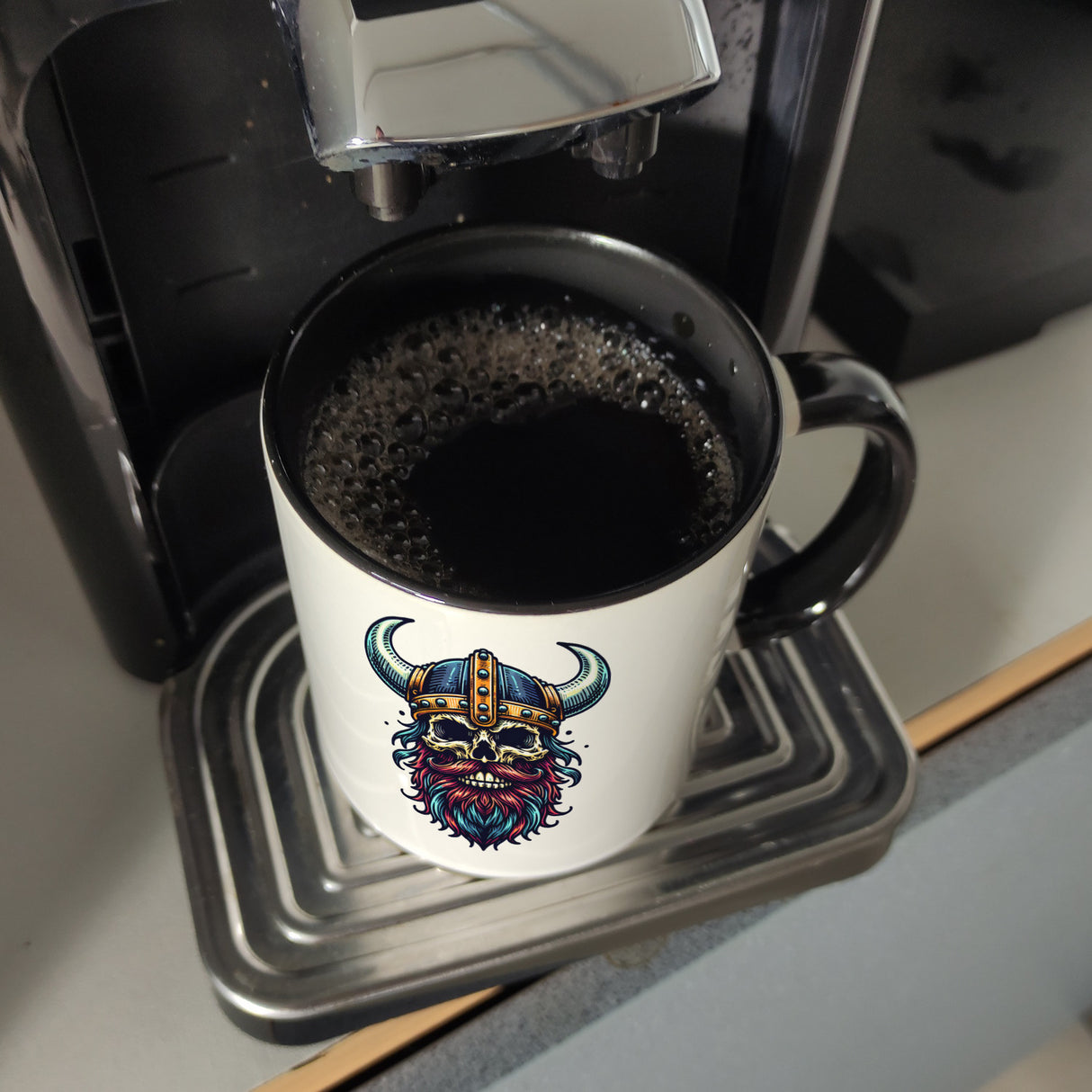 Totenkopf Wikinger Kaffeebecher