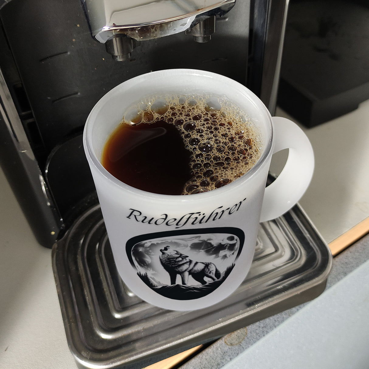 Wolf im Mondschein Rudelführer Kaffeebecher