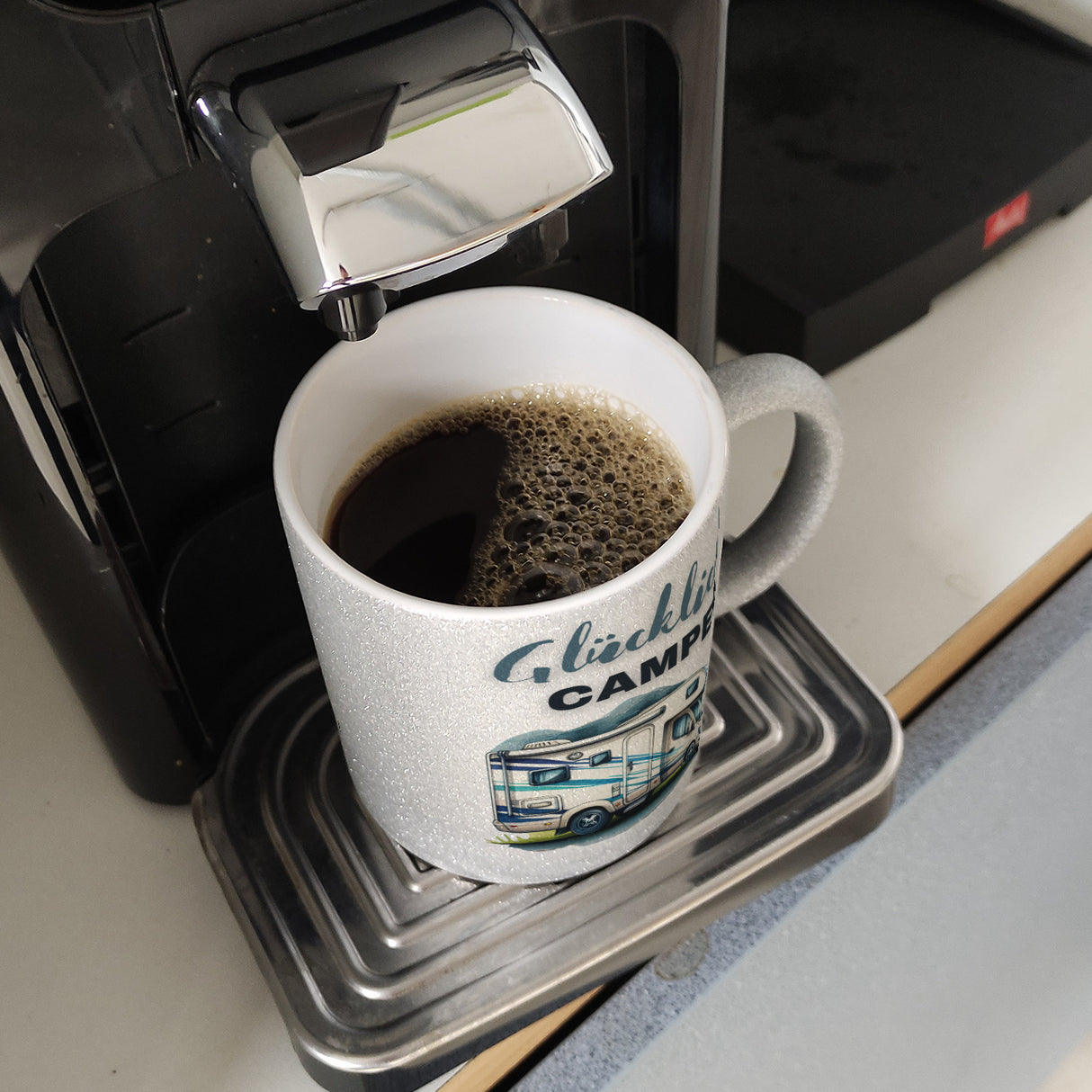 Wohnmobil Kaffeebecher mit Spruch Glücklicher Camper