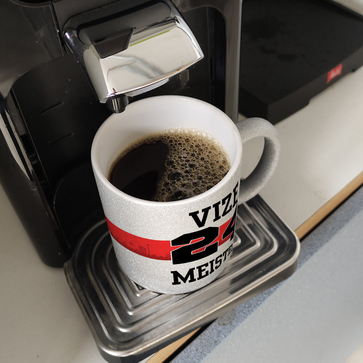 Stuttgart Brustring Kaffeebecher mit Spruch Vizemeister 2024