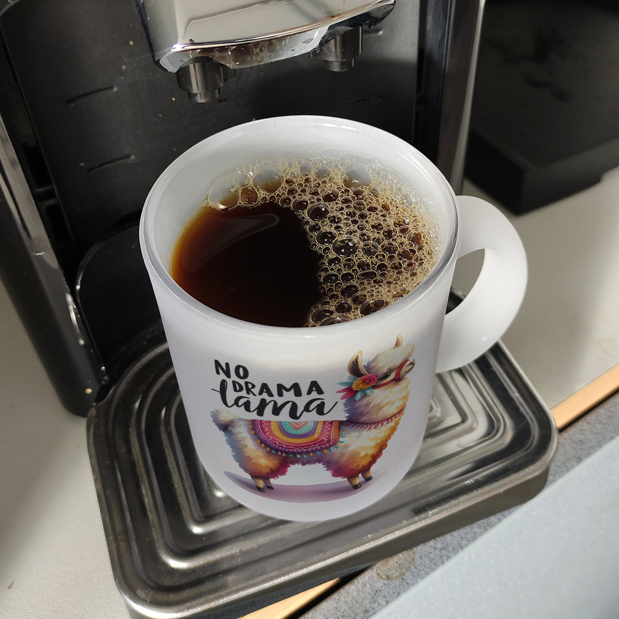 Alpaka mit bunter Satteldecke Kaffeebecher mit Spruch No Drama Lama