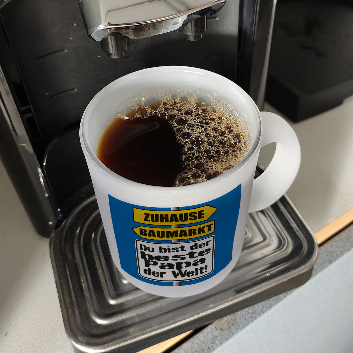 Der beste Papa der Welt Kaffeebecher mit Spruch im Baumarkt und Zuhause