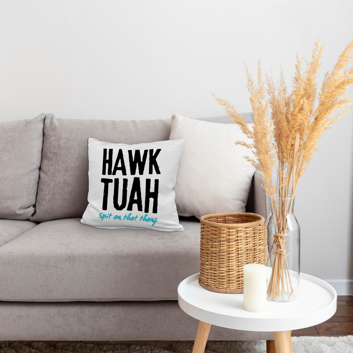 Hawk Tuah Kissen mit Spruch Spit on that thang