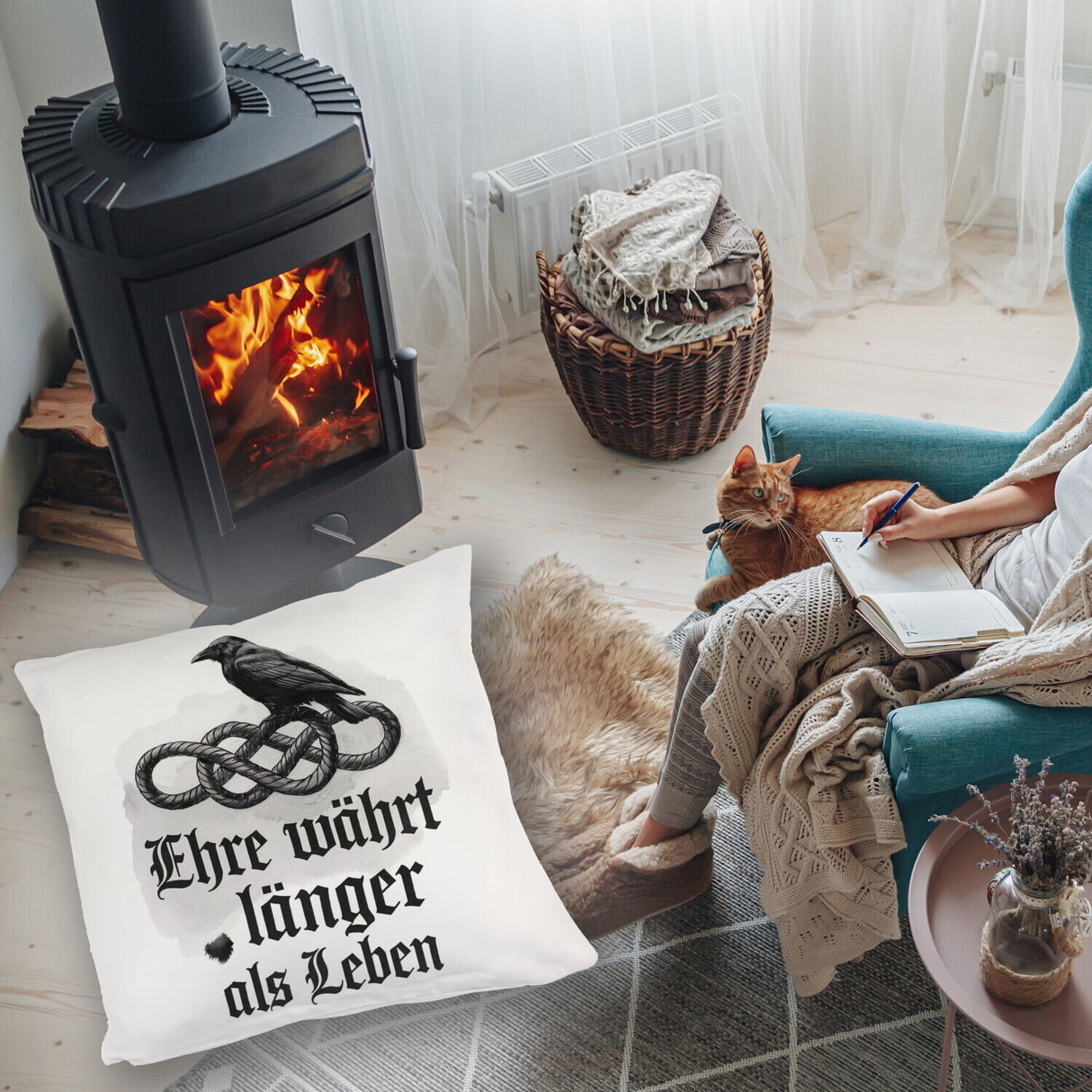 Ehre währt länger als Leben Kissen - Rabe auf Knoten