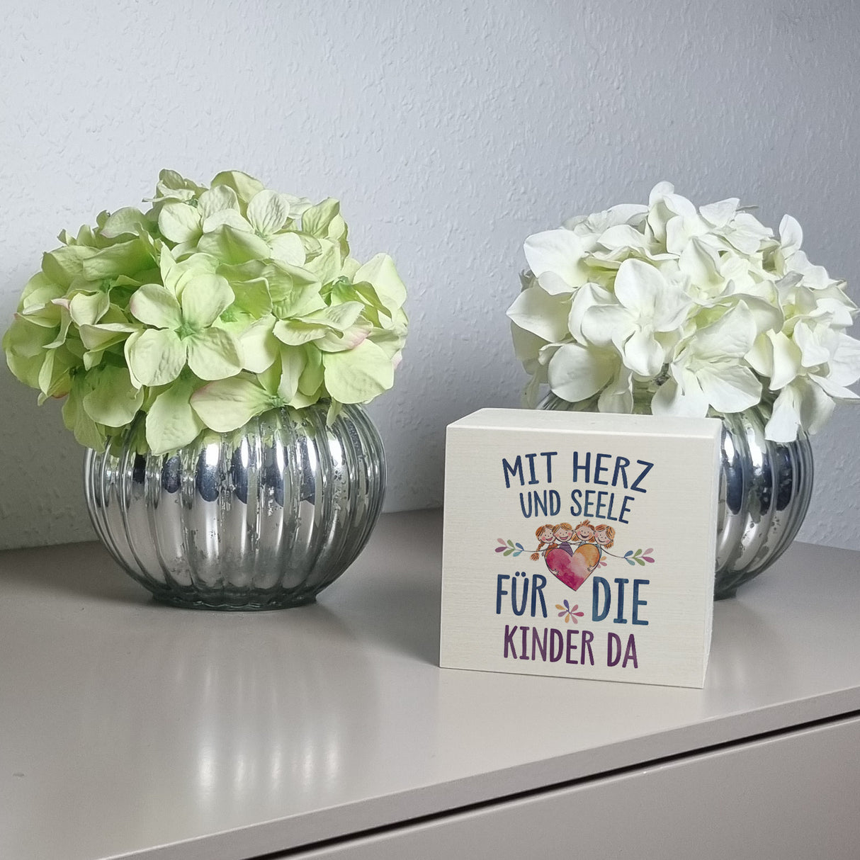 Mit Herz für Kinder da Spardose Herz Umarmt Kinder