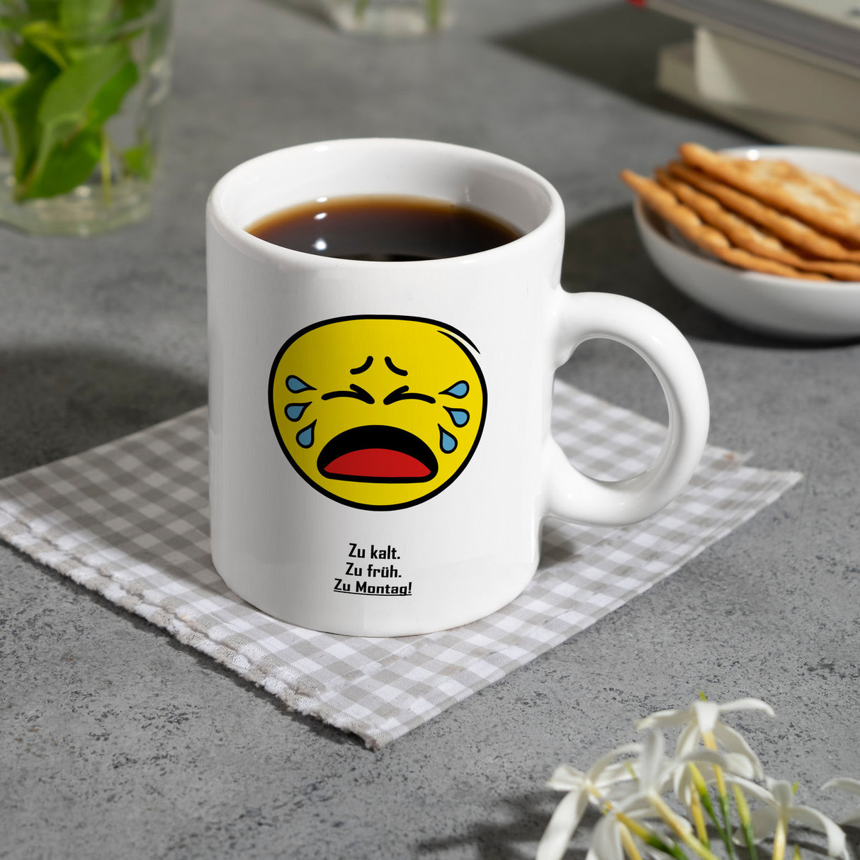 Kaffeebecher mit Spruch: Zu kalt. Zu früh. Zu Montag!