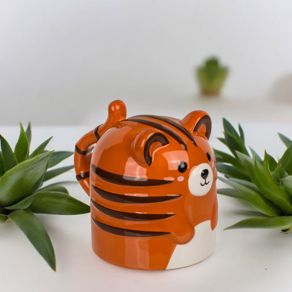 Tiger kopfüber Kaffeebecher Tigertasse aus Keramik