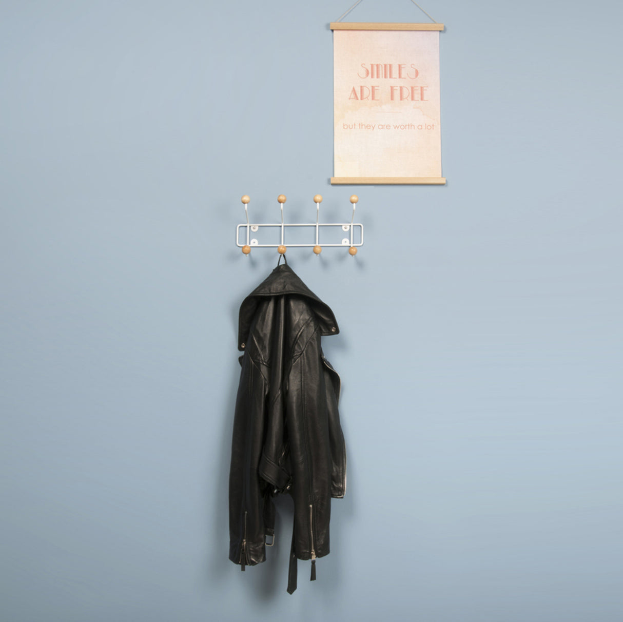 Saturnus Garderobe mit 8 Haken in Holzoptik
