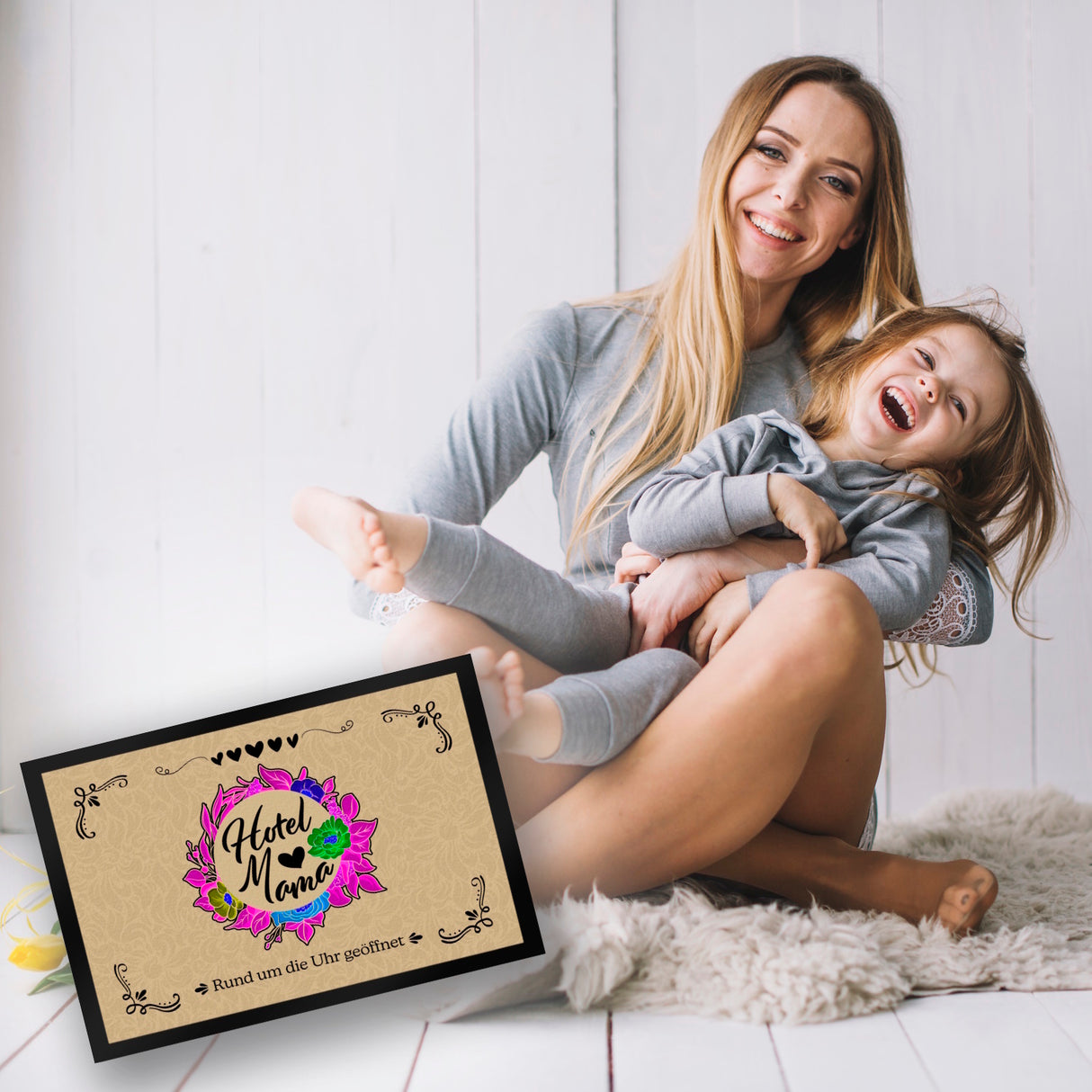 Hotel Mama Fußmatte mit floralen Mustern und Aufschrift