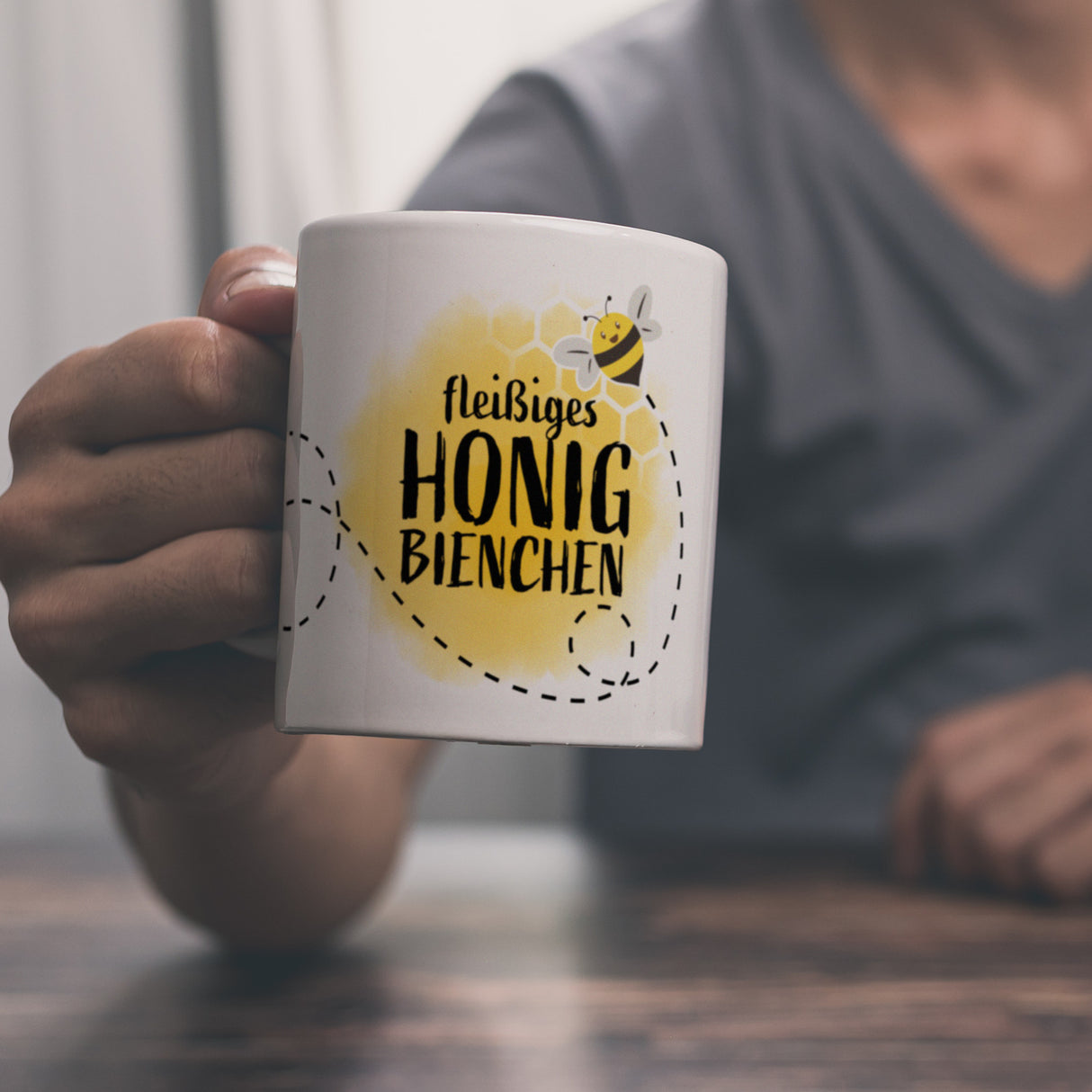Fleißiges Honigbienchen - Kaffeebecher mit süßer, schwirrender Biene