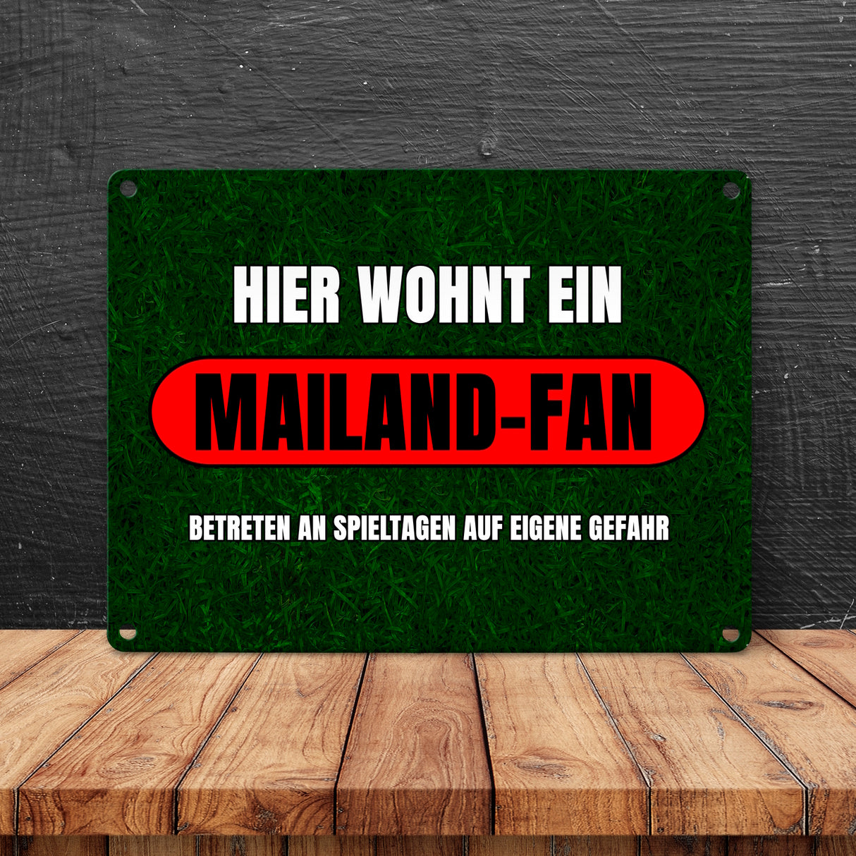 Hier wohnt ein Mailand-Fan Metallschild in 15x20 cm mit Rasenmotiv