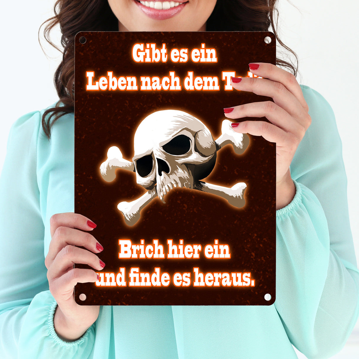 Metallschild mit Totenkopf Leben nach dem Tod Einbrecher Warnung Drohung