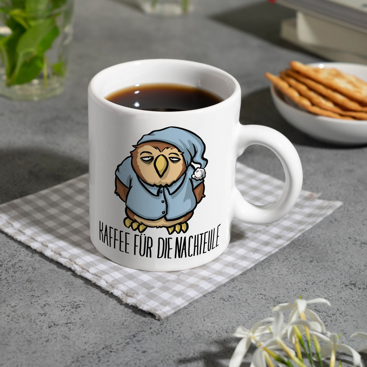 Kaffeebecher mit lustigem Motiv - Kaffee für die Nachteule im Schlafanzug