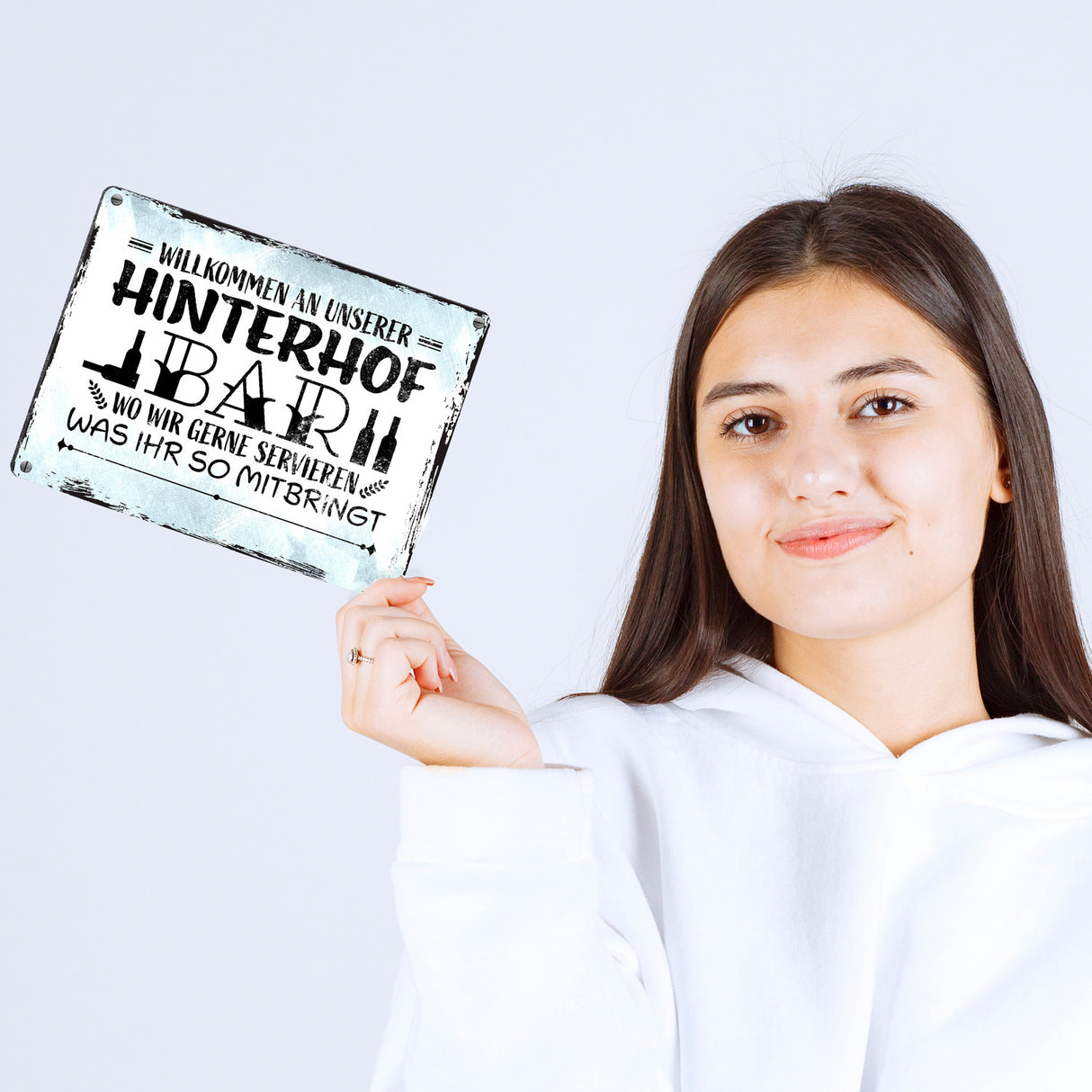 Willkommen an unserer Hinterhofbar Metallschild mit lustigem Spruch