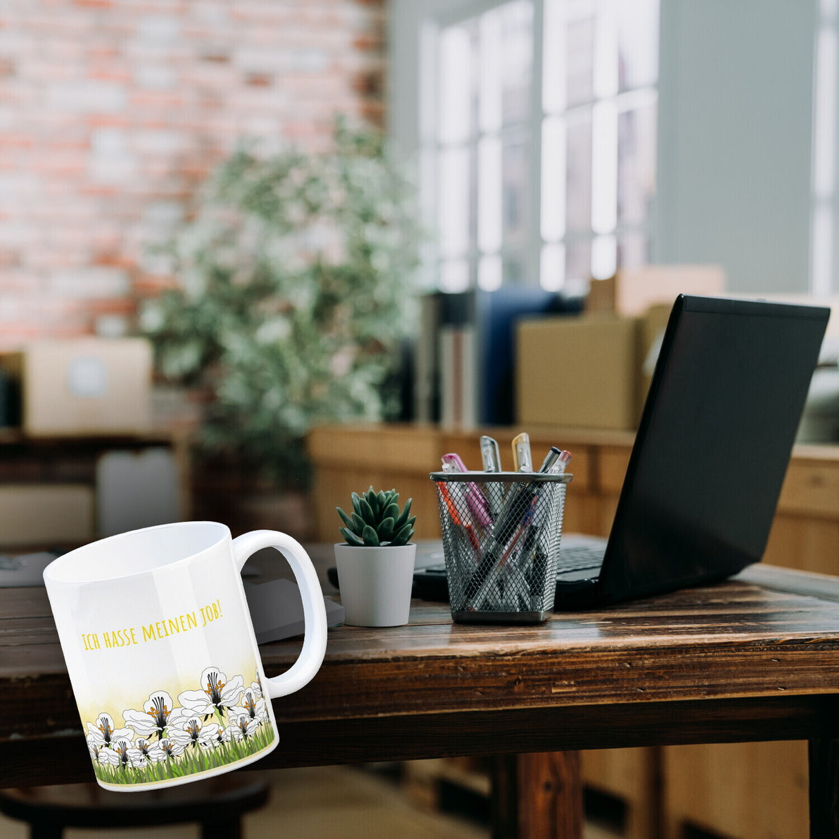 Kaffeebecher mit Wiesen-Motiv, Biene und witzigem Spruch fürs Büro oder Kollegen
