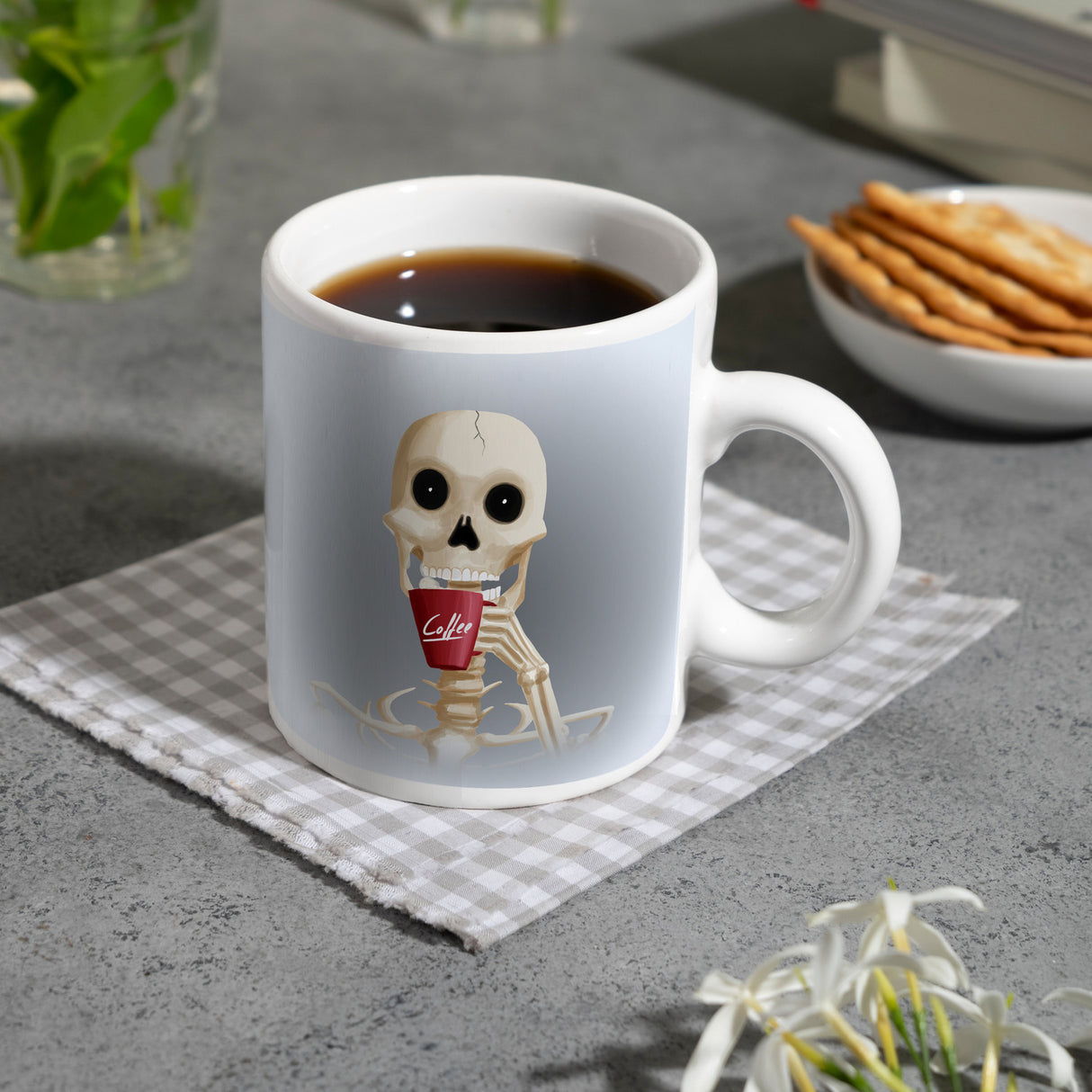 Kaffeebecher mit lustigem Motiv und Spruch - Auch Skelette brauchen Kaffee -